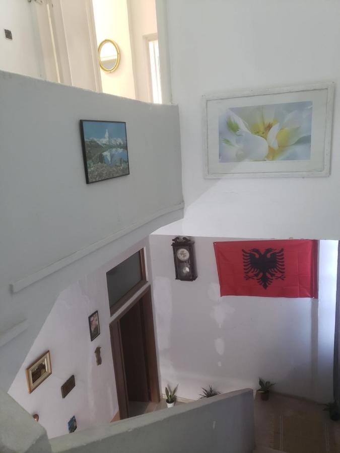 Hostel Oakland Tirana Exteriér fotografie