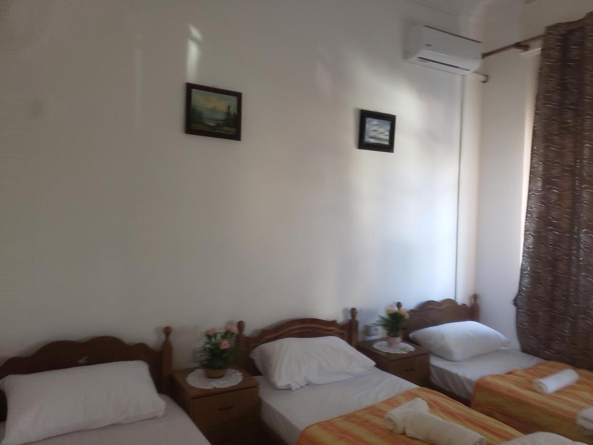 Hostel Oakland Tirana Exteriér fotografie